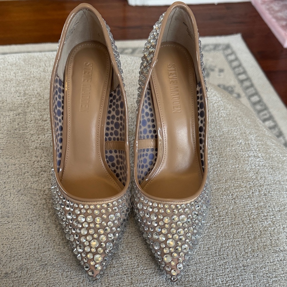 Steve Madden Nude Rhinestone Pointed Toe Heels 9.5 Crystal Stiletto